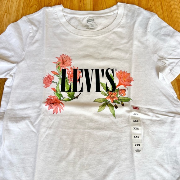 Levi’s women white t shirt - Picture 3 of 3